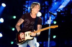 Keith Urban Delivers Unforgettable Night at Country Thunder by Gifting His Guitar to a Fan